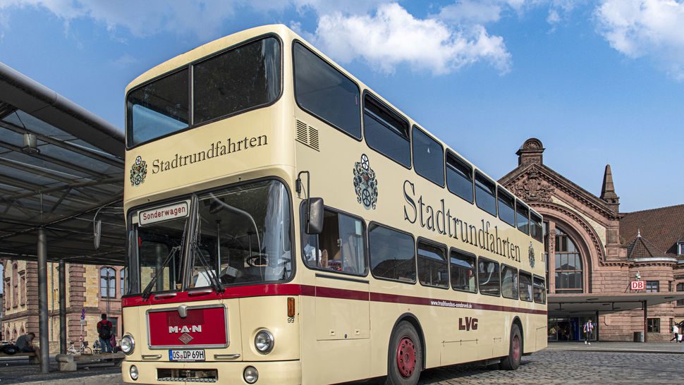 Historischer Doppeldeckerbus für Stadtrundfahrten