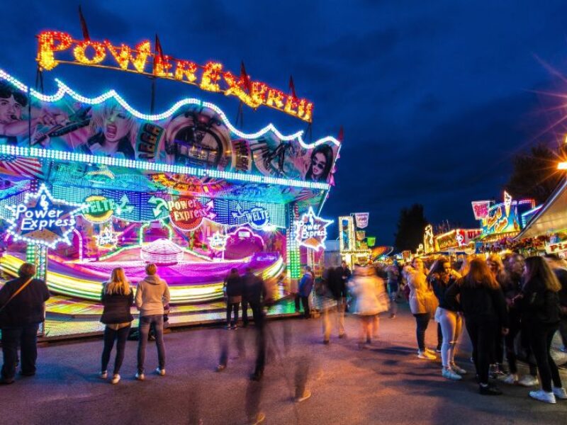 Herbstjahrmarkt startet am Freitag – Halloween-Feuerwerk sorgt für leuchtenden Auftakt